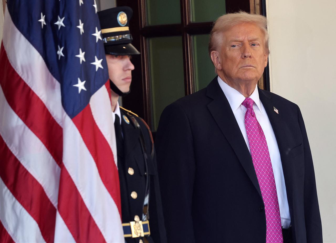 U.S. President Donald Trump looks on as he awaits the arrival of Ukrainian President Volodymyr Zelenskyy outside White House, Oct. 17, 2025, in Washington, DC. (AFP Photo)