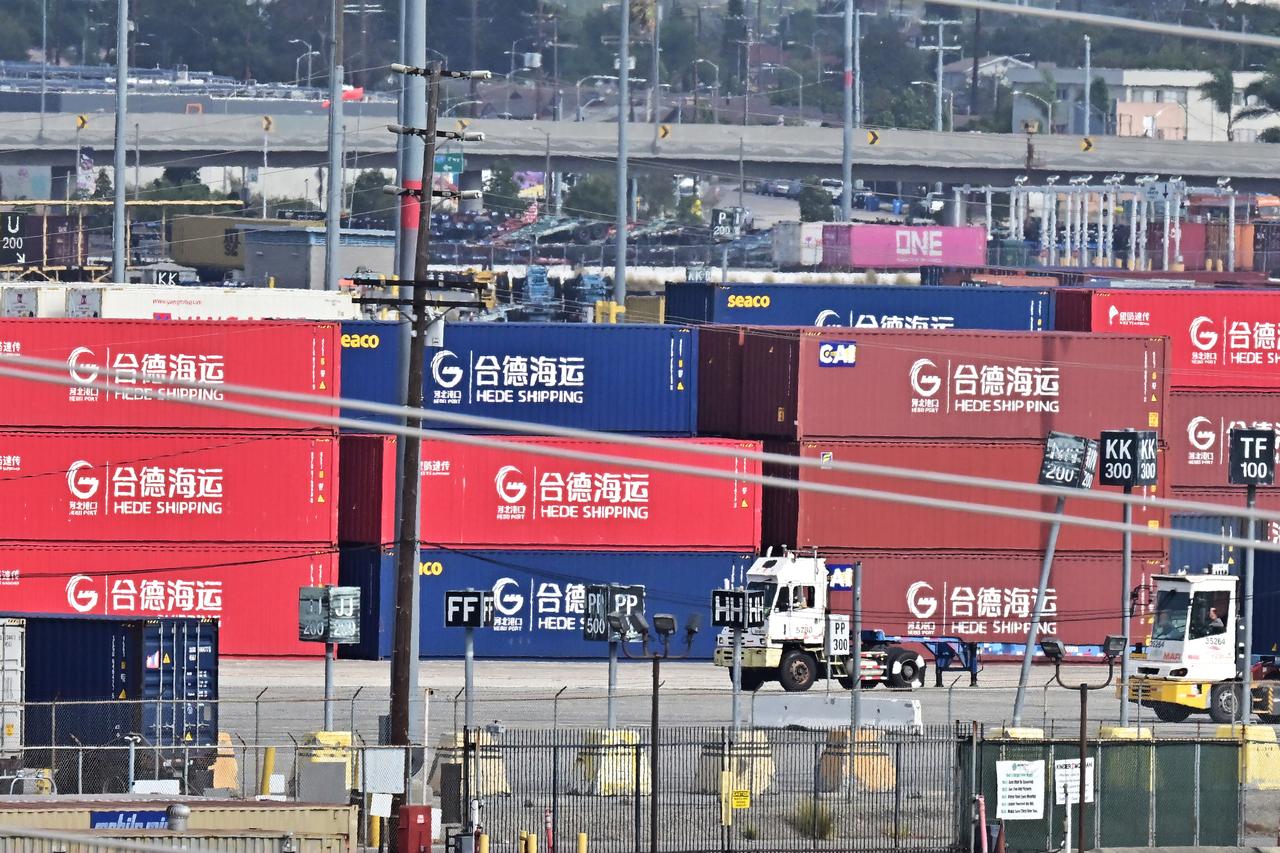 Shipping containers from Hede Shipping, of the Chinese state-owned Hebei Port Group, are seen at the Port of Los Angeles in Los Angeles, California, October 13, 2025. (AFP Photo)