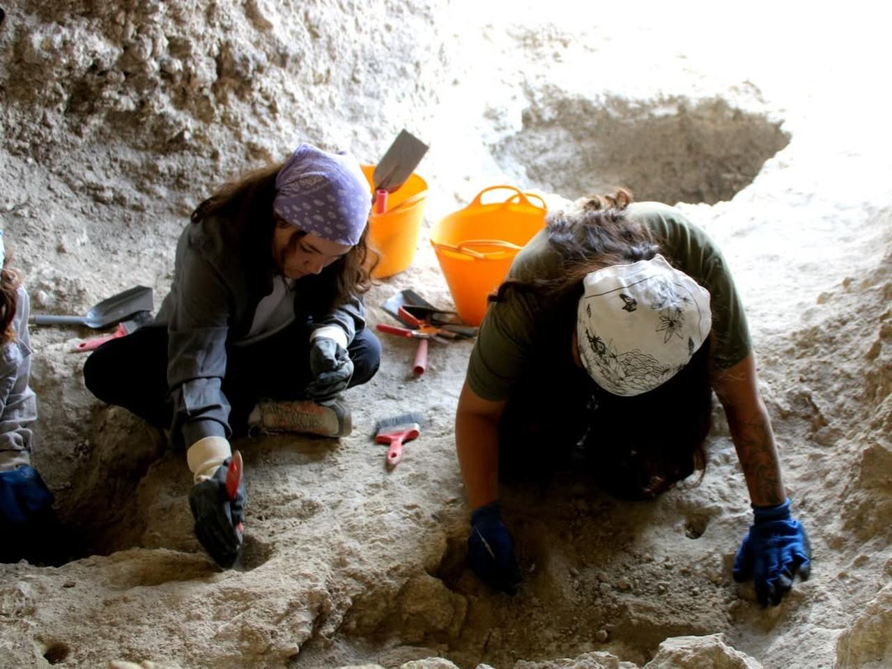 Archaeologists conducting detailed excavation work in the sacred area at Attouda in Denizli, Türkiye, Oct. 1, 2025. (Photo via Instagram/@arkeolojihaber)