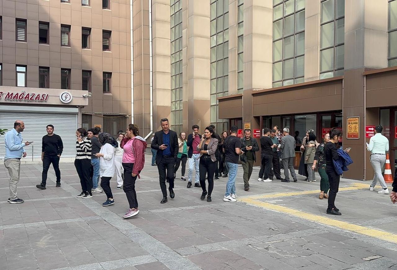 AFAD reported a magnitude 5.0 earthquake in the Marmara Sea at 14:55, Istanbul, Türkiye, October 2, 2025. (AA Photo)