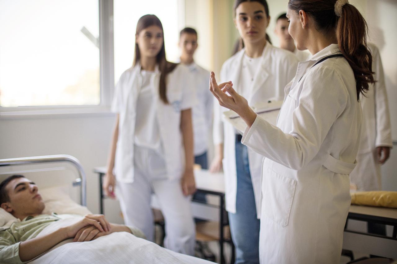 Students at several private universities in Türkiye may be moved to other schools if their medical faculties are shut down, Türkiye, accessed October 2, 2025. (Adobe Stock Photo)