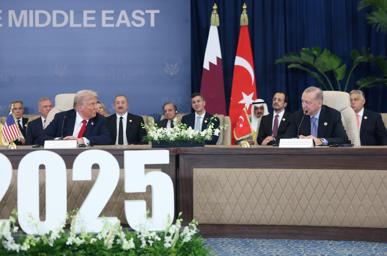 President Recep Tayyip Erdogan (R) and US President Donald Trump (L) attend the Sharm El-Sheikh Peace Summit in Sharm El-Sheikh, Egypt, Oct. 13, 2025. (Photo via Presidency/Mustafa Kamaci)