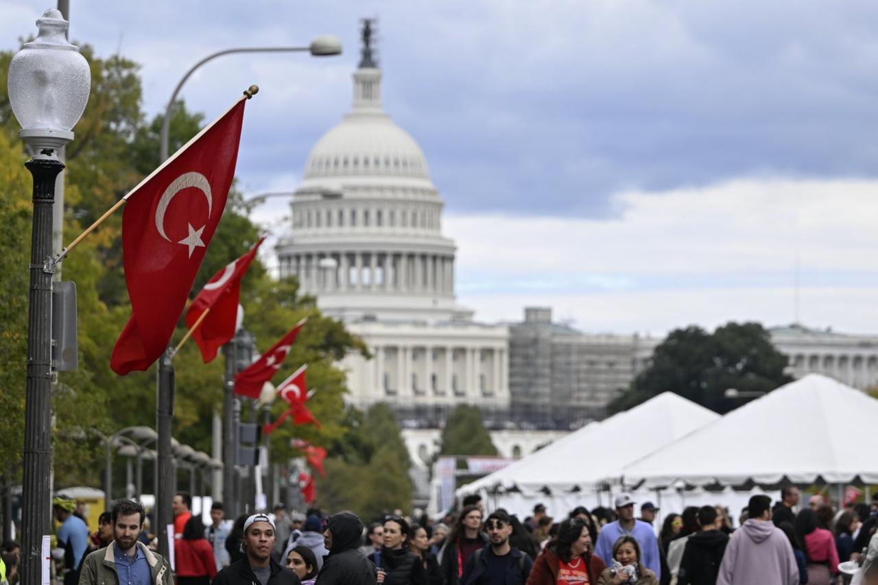Thousands turn Pennsylvania Avenue into slice of Türkiye in Washington DC