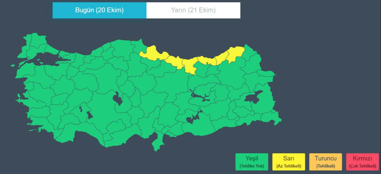 Turkish State Meteorological Service weather warning map for October 20, 2025, highlighting yellow-coded alerts for the northern Black Sea provinces due to expected heavy rainfall, while the rest of the country remains under green (no hazard) status. (Image via Turkish State Meteorological Service)