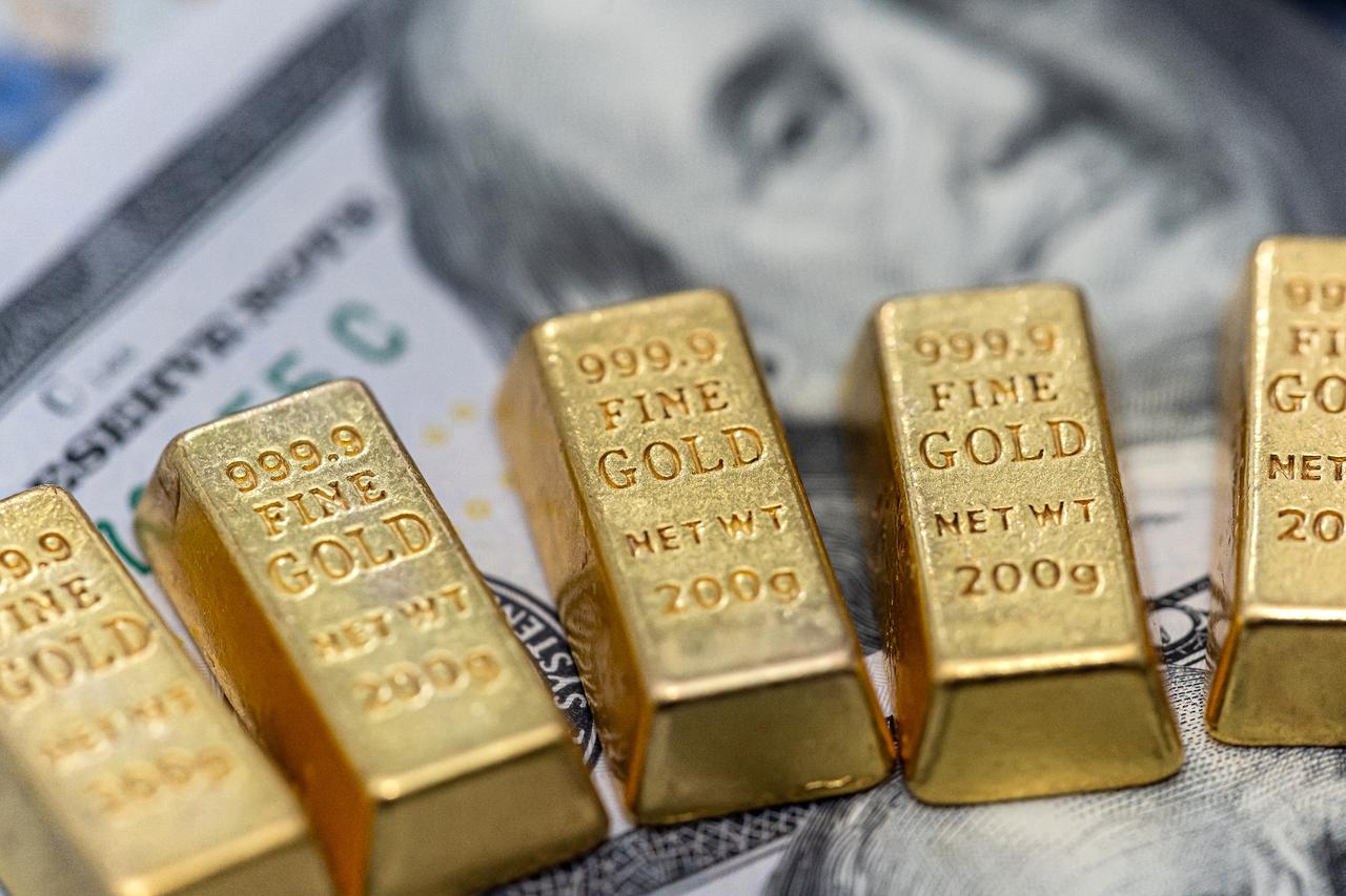 Gold prices ease after testing record high ahead of US-China negotiations