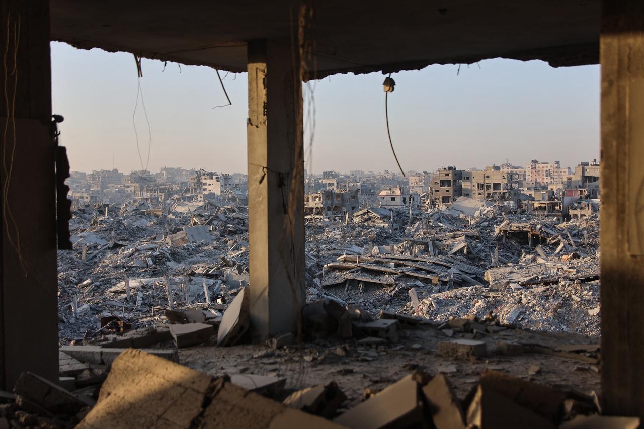 A photograph shows destroyed buildings in the Sheikh Radwan neighborhood of Gaza City on October 22, 2025. (AFP Photo)