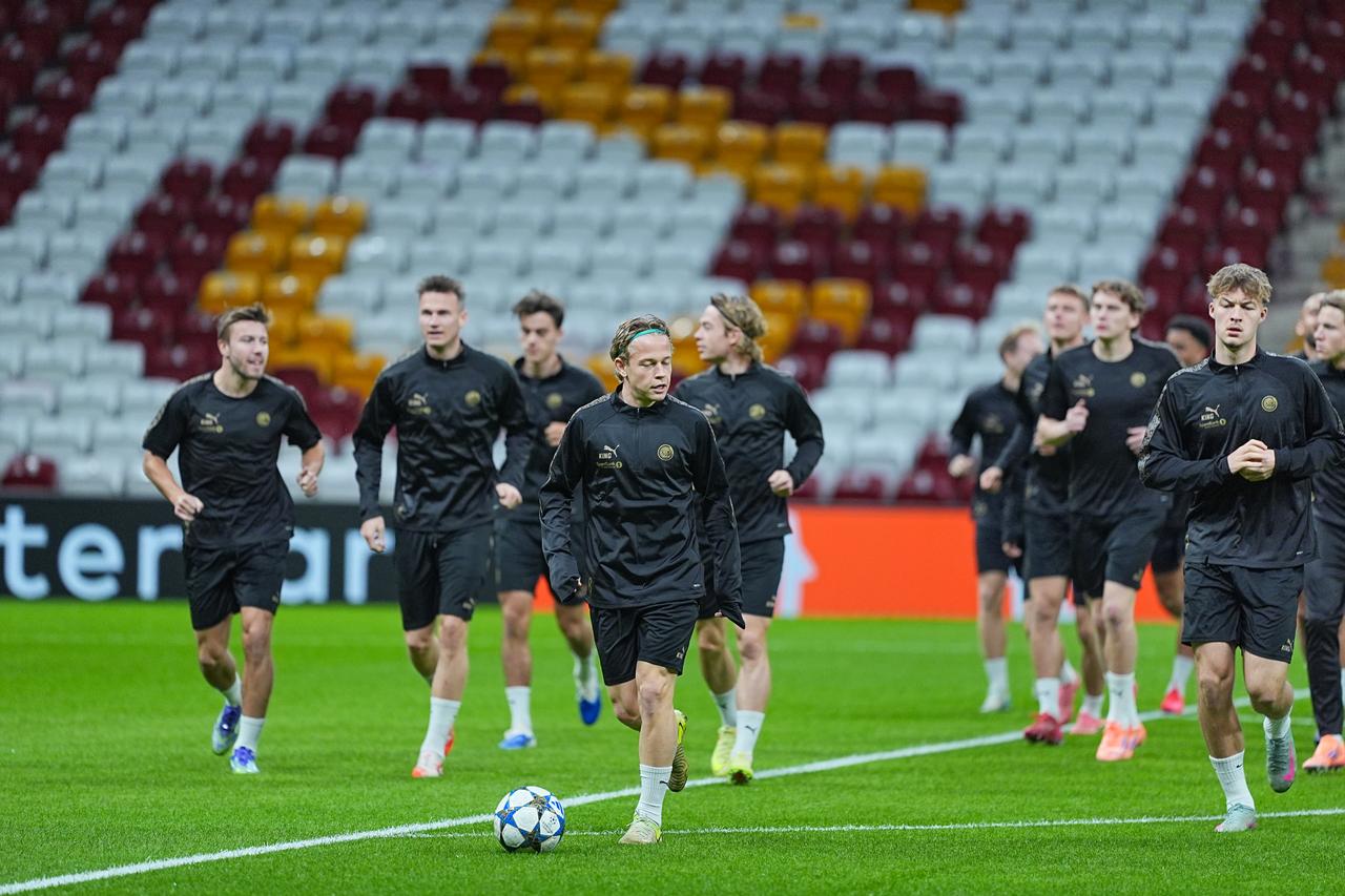 Bodo/Glimt players attend a warm up session at RAMS Park ahead of UEFA Champions League football match between Galatasaray and Bodo/Glimt in Istanbul, Türkiye, October 21, 2025. (AA Photo)