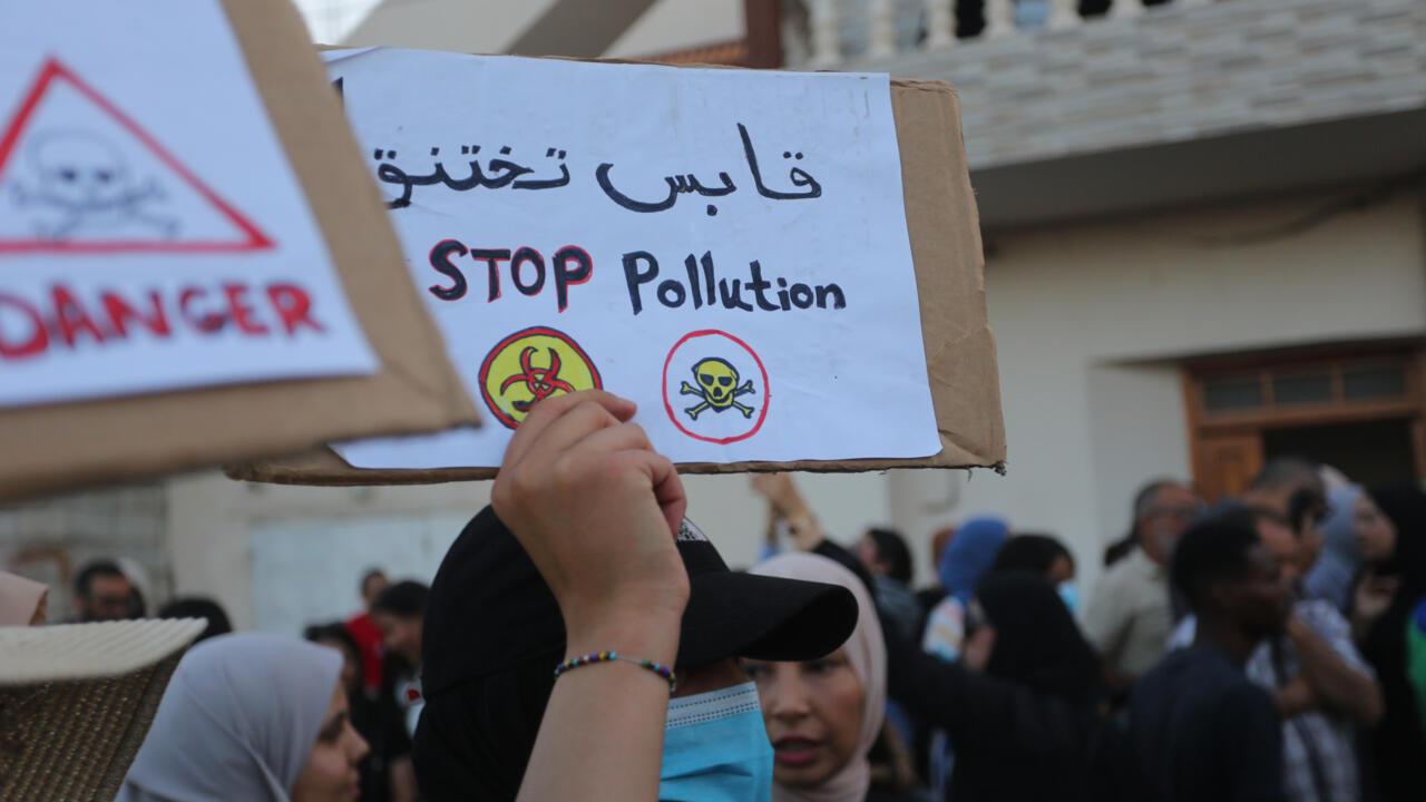 People take part in a demonstration calling for the closure of a chemical industry complex in Gabes, Tunisia, on October 16, 2025. ( AFP Photo )