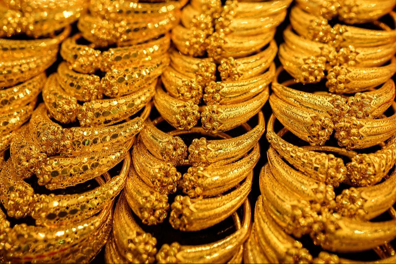 A photo shows gold bangles for sale at a gold shop in Istanbul's Grand Bazaar, Türkiye, on October 10, 2025. (AFP Photo)