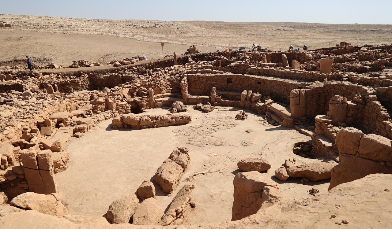 Excavated remains of the circular central structure at Karahantepe, a Neolithic site revealing both communal and domestic architecture in southeastern Türkiye. (AA Photo)
