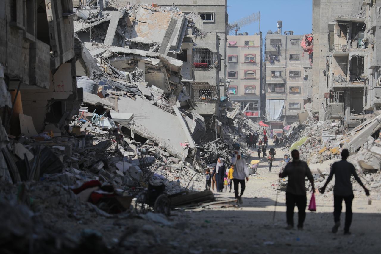 Daily struggle continues for Palestinians who returned to their homes after the ceasefire agreement, trying to build a new life in the city devastated by Israeli attacks, in Gaza City, Gaza on Oct. 25, 2025. (AA Photo)