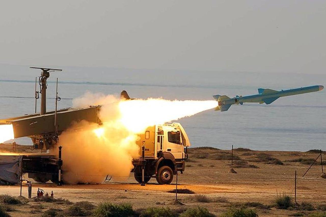 Iranian Revolutionary Guards launched a missile attack on the Syrian city of Deir al-Zour, Tehran, June 19, 2017 (AA Photo)