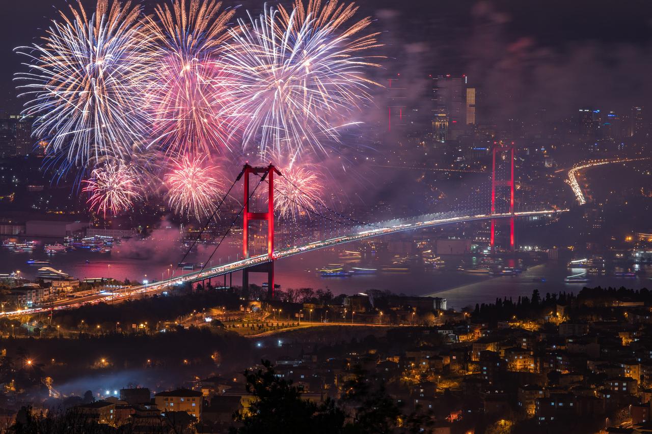 Türkiye set to welcome nearly 1M foreign tourists during New Year holidays Image