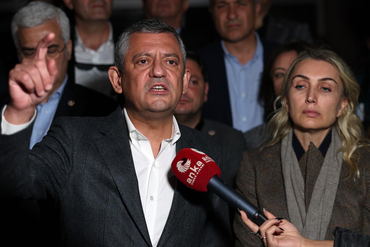 CHP Chairman Ozgur Ozel speaking in front of the Istanbul Courthouse regarding Imamoglu's arrest as part of the investigation into the crime of "espionage" in Istanbul, Türkiye, October 27, 2025. (AA Photo)