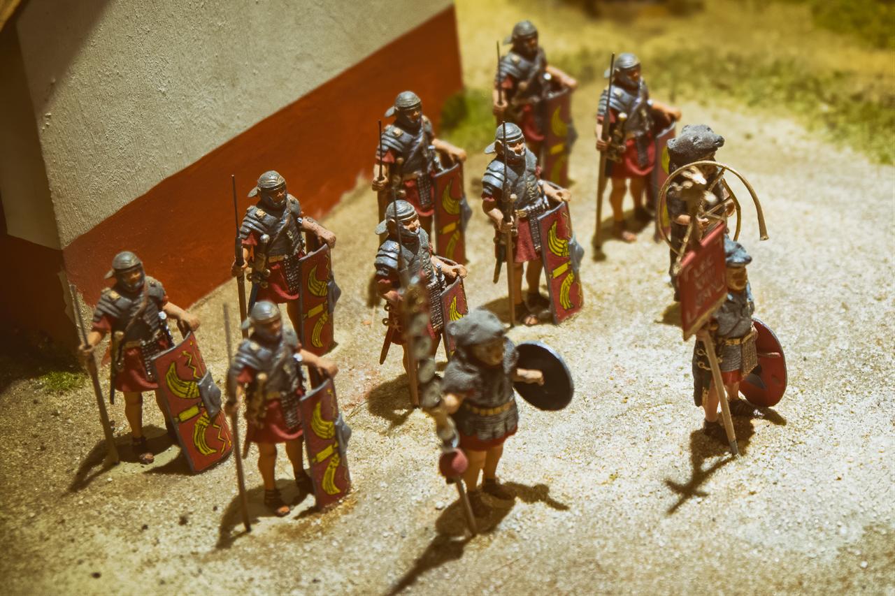 Miniature reconstruction of Roman legionaries in formation — a glimpse into the disciplined ranks that once guarded Anatolia’s eastern frontier. (Adobe Stock Photo)