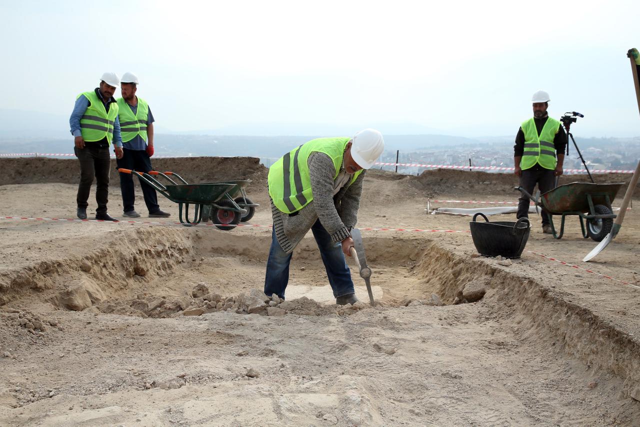 Archaeologists and local workers remove soil during ongoing excavations at the ancient city of Pompeiopolis in Kastamonu’s Taskopru district, northern Türkiye, Oct. 27, 2025. (AA Photo)