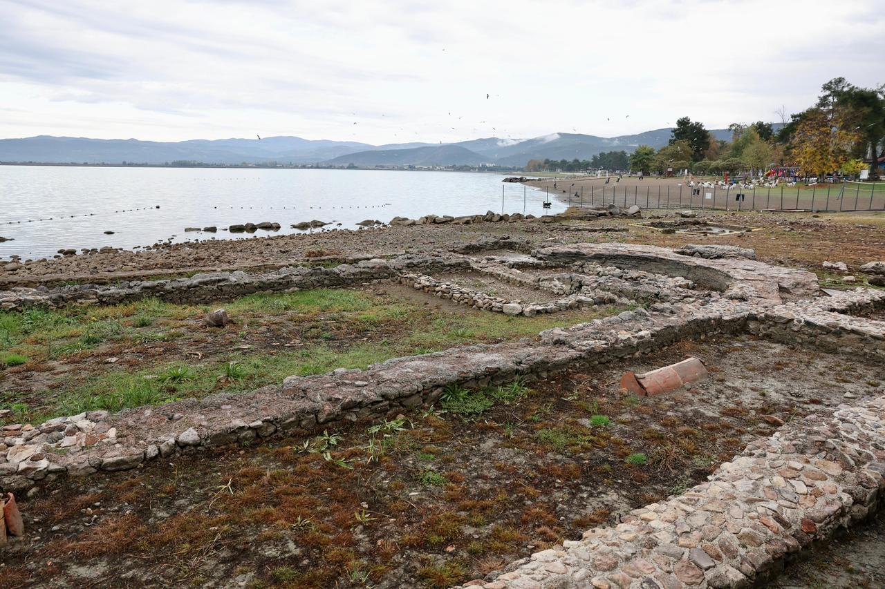 A general view of the early Christian basilica unearthed beneath the shallow waters of Lake Iznik, one of Türkiye’s most remarkable archaeological discoveries, Oct. 28, 2025. (IHA Photo)