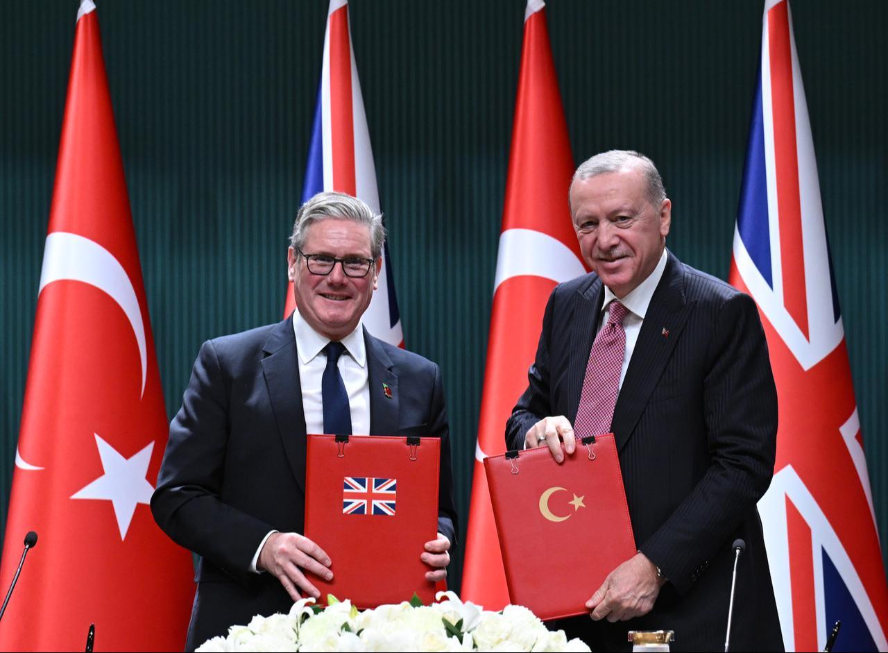 President Recep Tayyip Erdogan and UK Prime Minister Keir Starmer attend signing ceremony of bilateral cooperation agreement on Eurofighter Typhoon fighter jets between Türkiye and UK at Presidential Complex in Ankara, Türkiye, Oct. 27, 2025. (AA Photo)