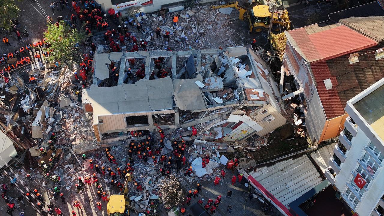 An aerial view of the collapsed seven-story building as teams conduct search and rescue operations in Gebze district of Kocaeli, Türkiye, Oct. 29, 2025. (AA Photo)