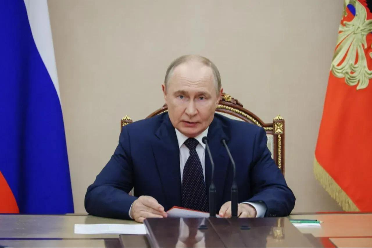 Russias President Vladimir Putin chairs a Security Council meeting at the Kremlin in Moscow on Aug. 8, 2025. (AFP Photo)