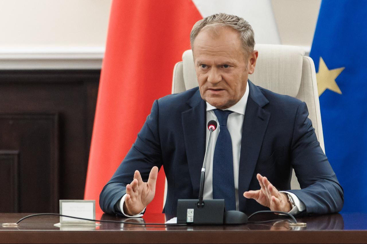 Polands Prime Minister Donald Tusk leading an emergency meeting in Warsaw after Russian drones violated Polish airspace, Warsaw, Poland, Sept. 10, 2025. (AFP Photo)