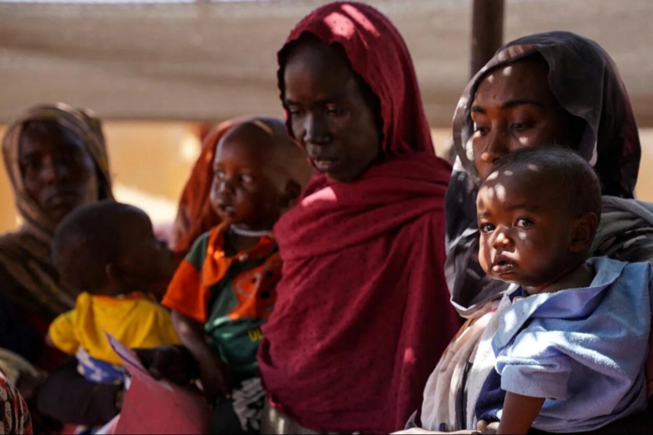 Women and babies at the Zamzam displacement camp, close to al-Fashir in North Darfur, Sudan, accesed on Sept. 19, 2025. (AFP Photo)