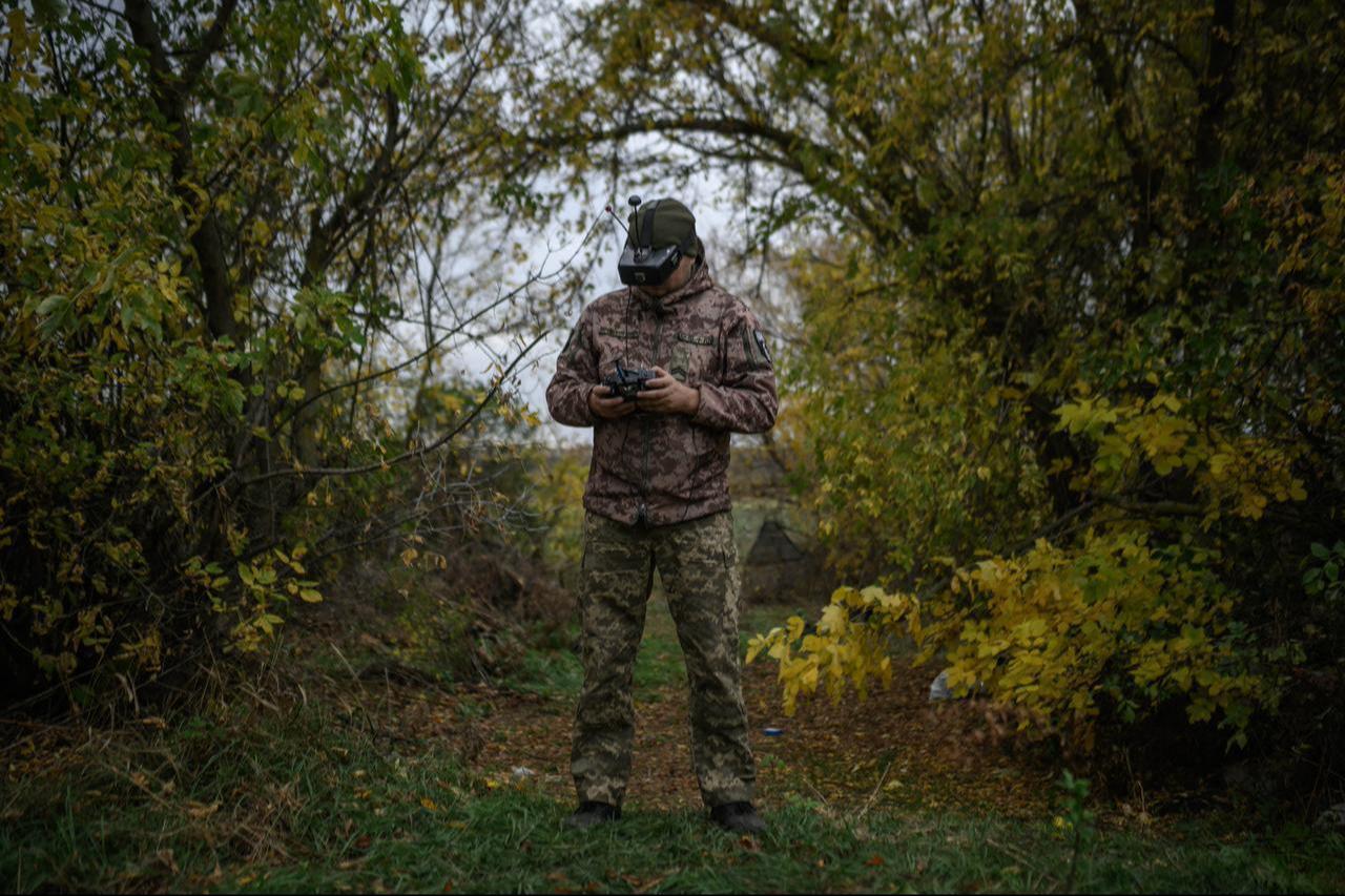 A pilot flies an FPV drone as infantry recruits of the 28th Seperate Mechanized Brigade undergo a basic training course at an undislosed location in eastern Ukraine, Oct. 11, 2025. (AFP Photo)