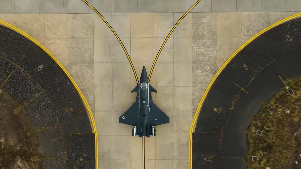 Aerial view of Baykar's Kizilelma unmanned fighter jet during a weapons test with Roketsan TEBER-82 guided bomb, Oct. 2, 2025. (Photo via Baykar)