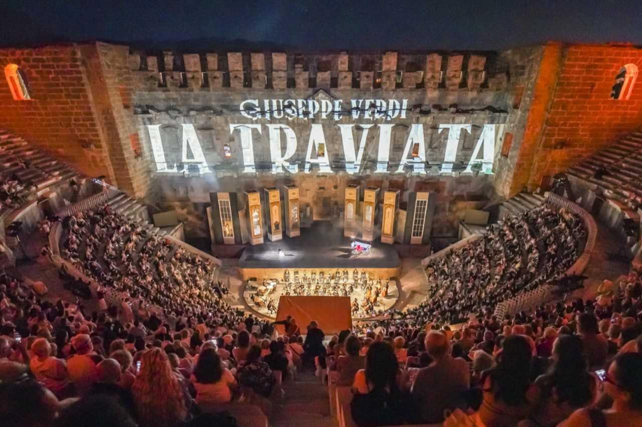 A view of the audience and stage as Verdi’s La Traviata is performed at the 32nd International Aspendos Opera and Ballet Festival in the ancient Aspendos Theater, Antalya, Türkiye, Oct. 2, 2025. (AA Photo)
