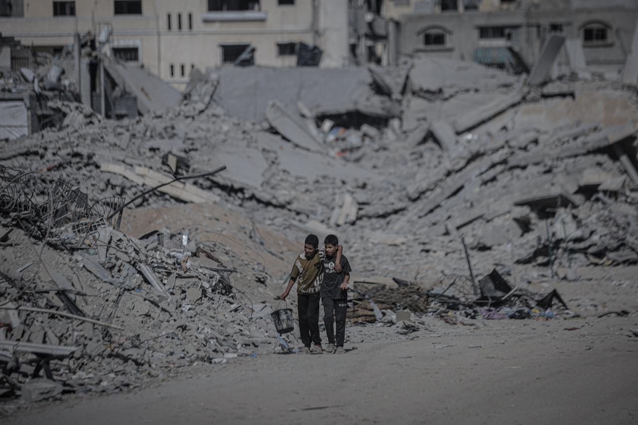 A view shows the heavily damaged Al Nassr neighborhood, where Palestinians struggle to rebuild their lives amid the rubble after a ceasefire agreement in Gaza City, Gaza, October 28, 2025. (AA Photo)