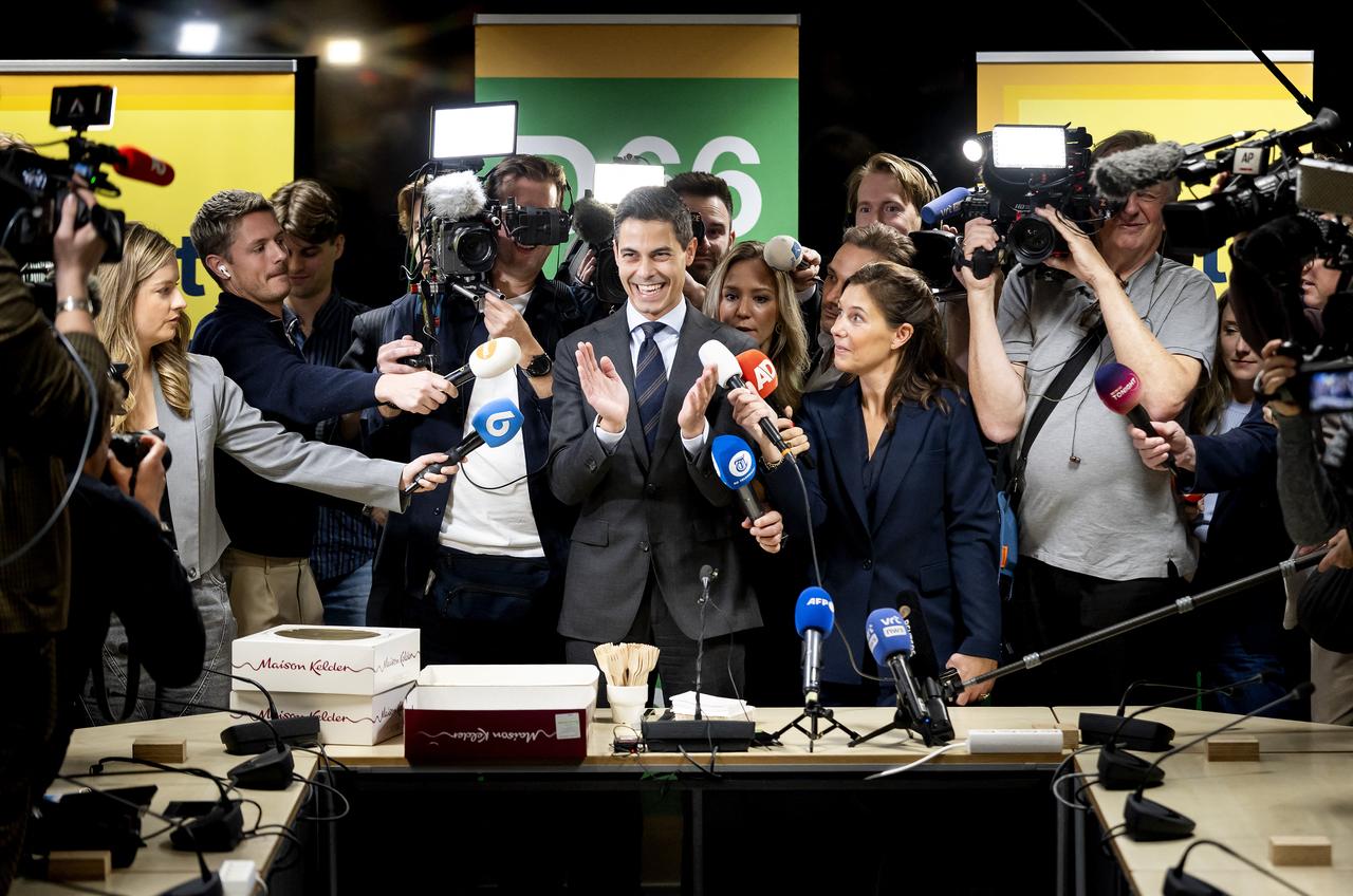 Leader of D66 (Democrats 66) Rob Jetten reacts as he delivers remarks to journalists at the D66 (Democrats 66) faction room, The Hague, Netherlands, October 30, 2025. (AFP Photo)