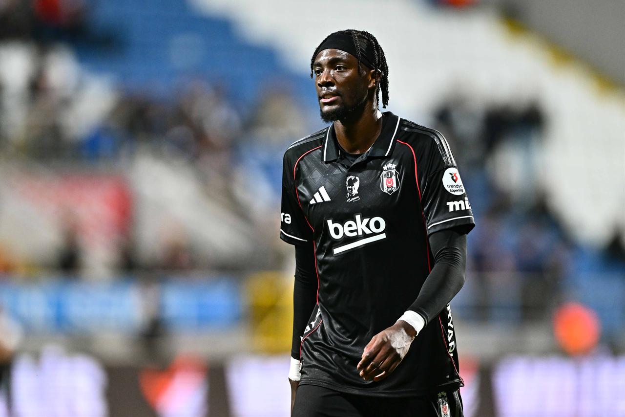 Tammy Abraham of Besiktas in action during Turkish Super Lig match between Kasimpasa and Besiktas at Recep Tayyip Erdogan Stadium in Istanbul, Türkiye,  Oct. 26, 2025. (AA Photo)