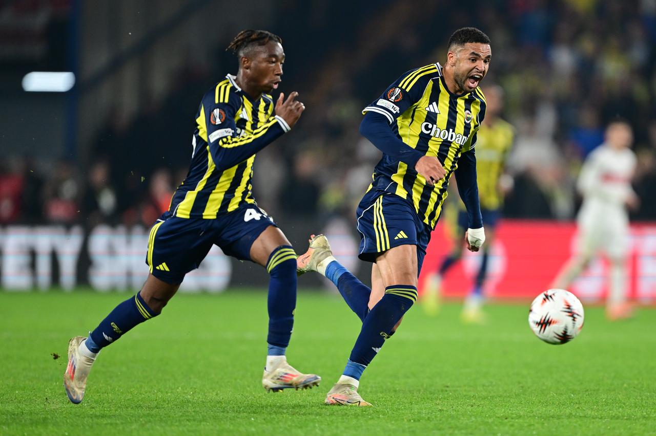 Dorgeles Nene (L) and Youssef En-Nesyri of Fenerbahce in action during the UEFA Europa League Week 3 match between Fenerbahce and Stuttgart at Chobani Stadium in Istanbul, Türkiye, Oct. 23, 2025. (AA Photo)