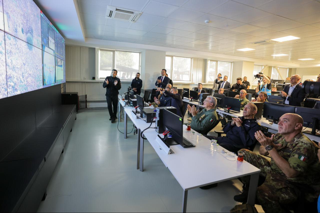 Italian and Turkish defense officials attend a briefing at Baykars Ozdemir Bayraktar National Technology Center in Istanbul during a high-level visit on Oct. 6, 2025. (Photo via Baykar)
