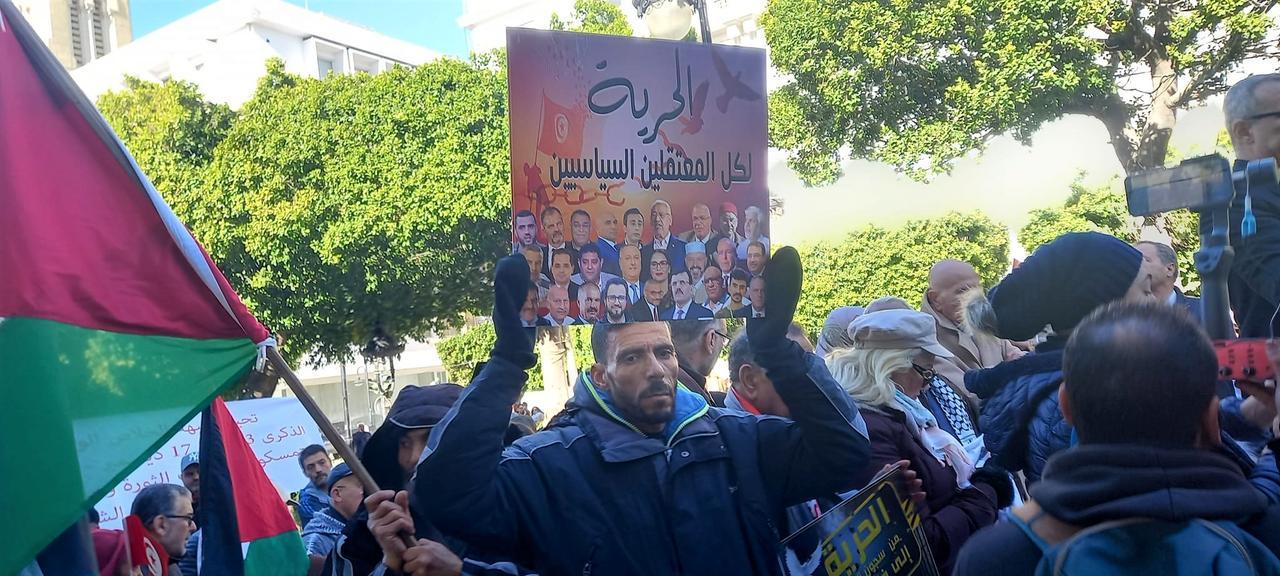 Saber Shushan , the accused on charges of committing a heinous act against the President of the Republic ( Photo via Facebook / Saber Shushan account )