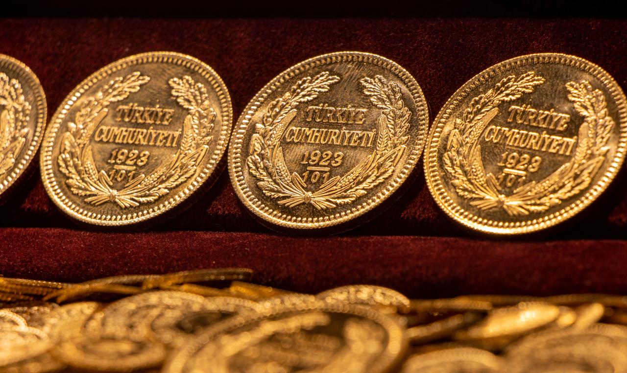 Republic Gold coins, the official gold unit produced by the Turkish state, are displayed on a display surface at a jewelry store in Istanbul, Türkiye, April 17, 2025. (Adobe Stock Photo)