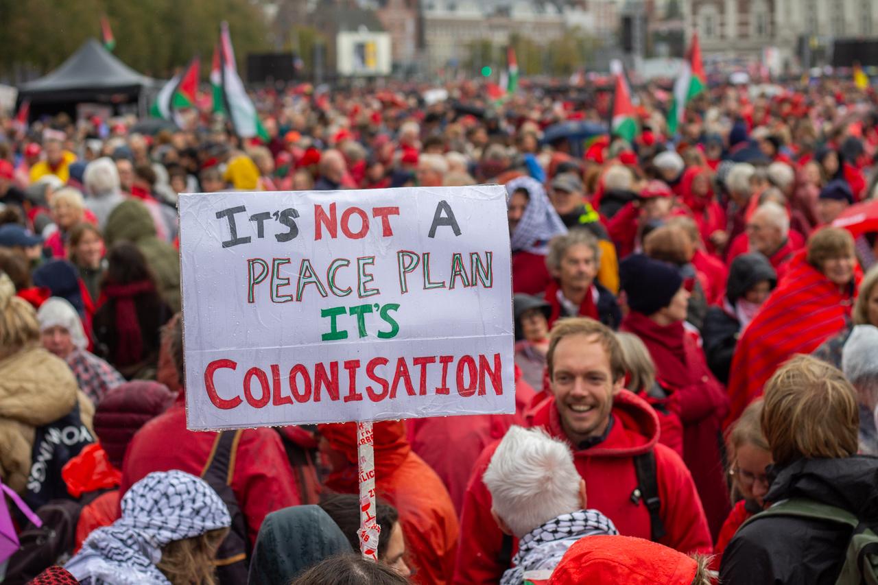 Protesters gather in the Dutch capital Amsterdam to denounce the governments pro-Israel policies on Oct. 5, 2025. (AA Photo)