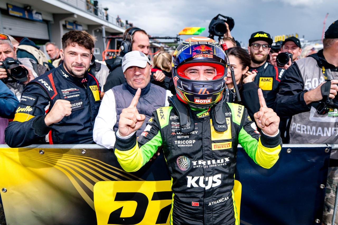 Ayhancan Guven celebrates with his teammates after the race. Hockenheim, Germany, October 6, 2025. (AA Photo)