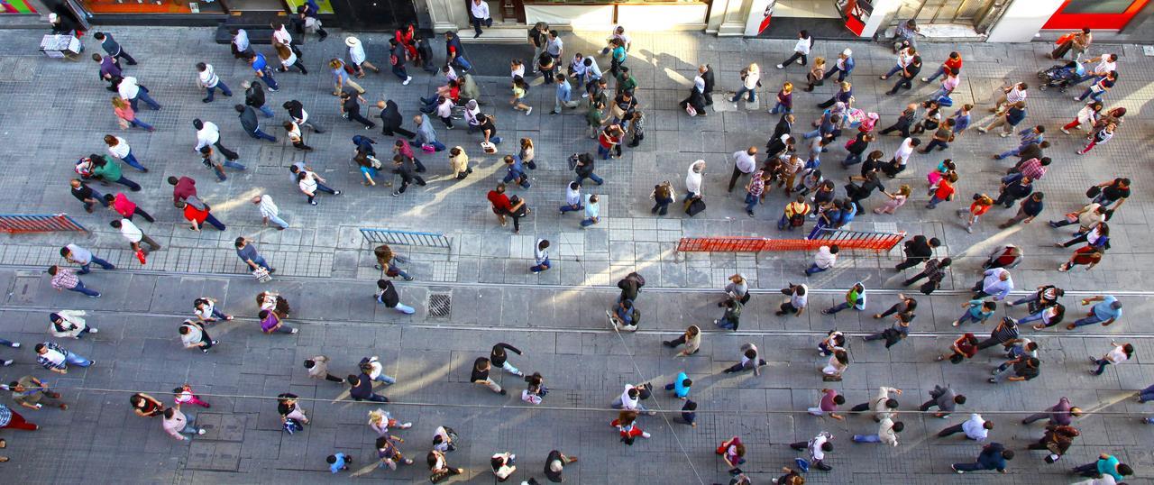 Pedestrians crowd Istiklal Street, one of Istanbul’s busiest thoroughfares in Türkiye. (Adobe Stock Photo)