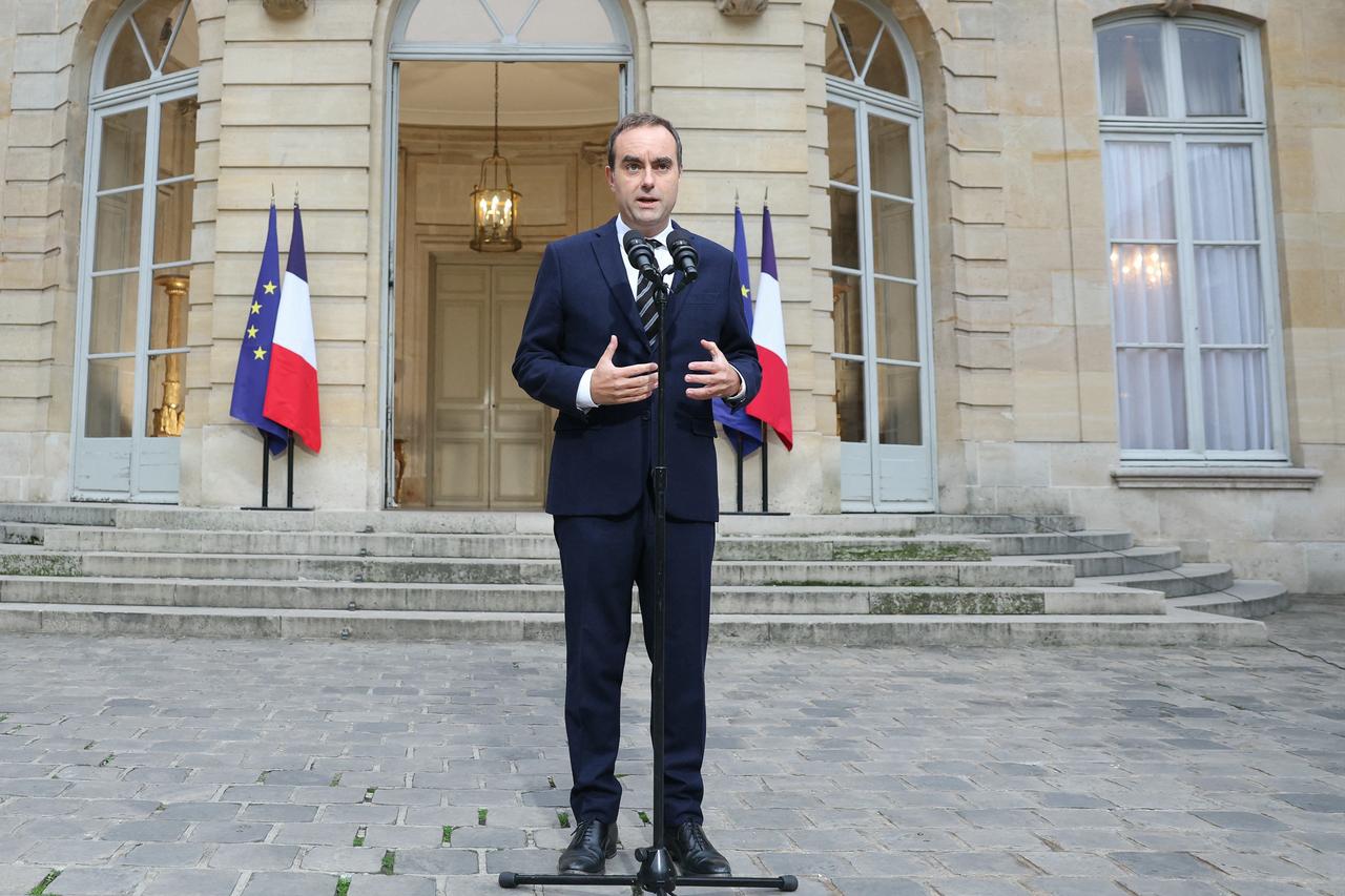 French Prime Minister Sebastien Lecornu delivers a statement at the Hotel Matignon, before a round of consultations with political parties ahead of the announcement of the new government, Paris, on Oct. 3, 2025. (AFP Photo)
