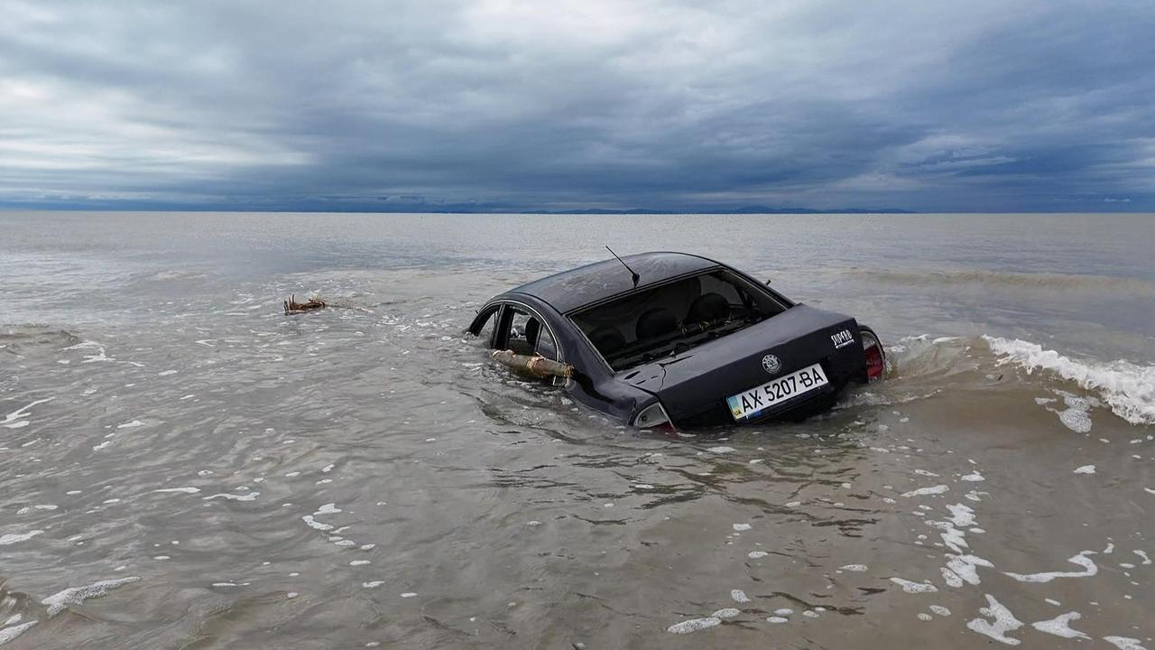 Heavy rains in Elenite caused floodwaters to sweep away a car, Burgas, Bulgaria, October 4, 2025. (AFP Photo)
