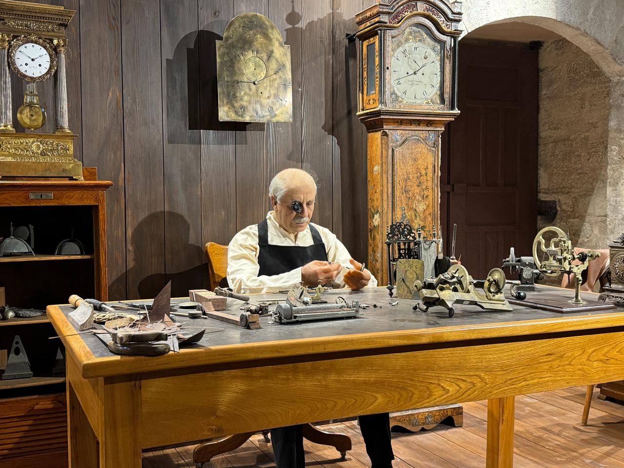 A lifelike reconstruction of an Ottoman-era clockmaker’s workshop exhibited at the Topkapi Palace Clock Museum, Istanbul, Türkiye, Oct. 7, 2025. (IHA Photo)