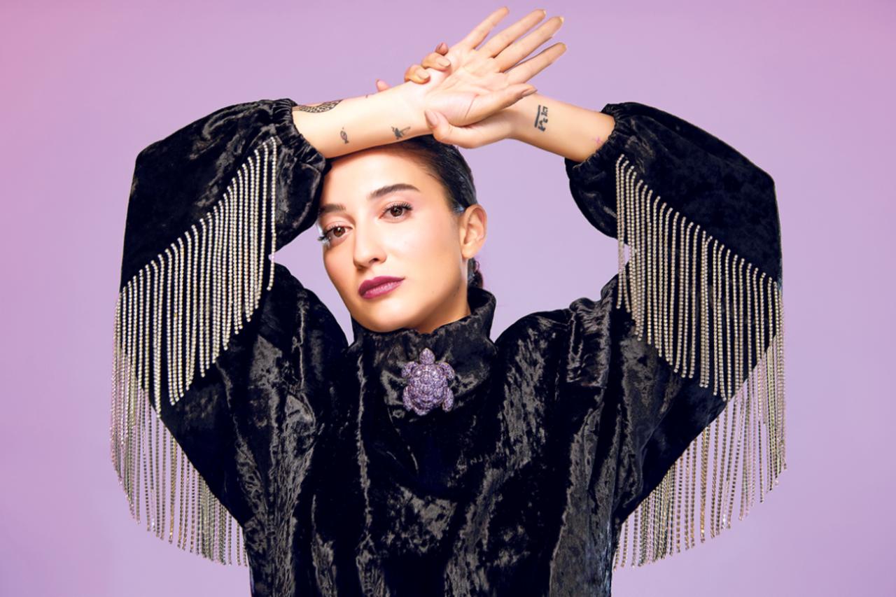 Turkish singer and songwriter Melike Sahin, whose album Akkor has been accepted for consideration in four Grammy categories, poses for a portrait in Istanbul, Türkiye. (Photo via Oksisjen daily)