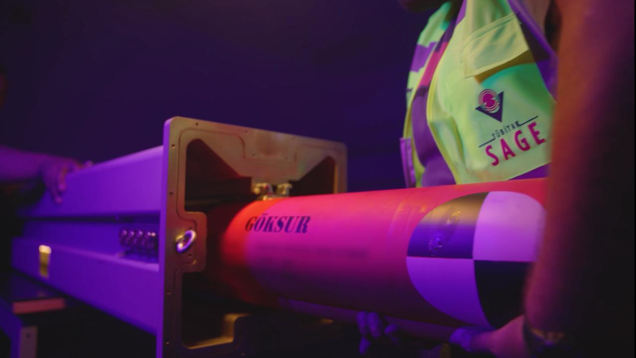 GOKSUR infrared seeker-headed missile (IIR) missile being inserted into GOKSUR 100-N Vertical Launch System (VLS) in Sinop, Türkiye. (Photo via Aselsan)