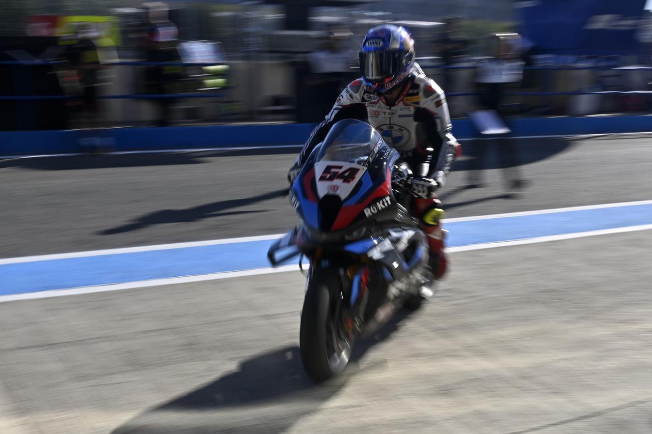Toprak Razgatlioglu of Rokit BMW Motorrad competes in the qualifying session of the 12th and final leg of the 2024 World Superbike Championship (WSBK) at the Jerez-Angel Nieto circuit in Jerez de la Frontera, Spain, Oct. 19, 2024. (AA Photo)