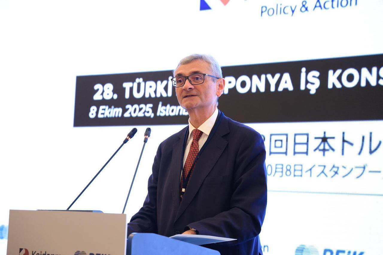 Uluslararası Anlaşmalar Genel Müdürü ve Türkiye Ticaret Bakanlığı Husnu Delemre, 8 Ekim 2025'te İstanbul'daki 28. Türkiye-Japan İş Konseyi Ortak Toplantısında konuşuyor. (Deik'in izniyle)