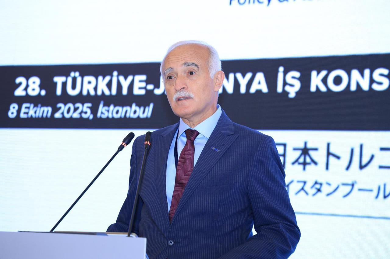 Türkiye Dış Ekonomik İlişkiler Kurulu Başkanı Nail Olpak, 8 Ekim 2025'te İstanbul'daki 28. Türkiye-Japonya İş Konseyi Ortak Toplantısında katılımcılara hitap ediyor. (Deik'in izniyle)