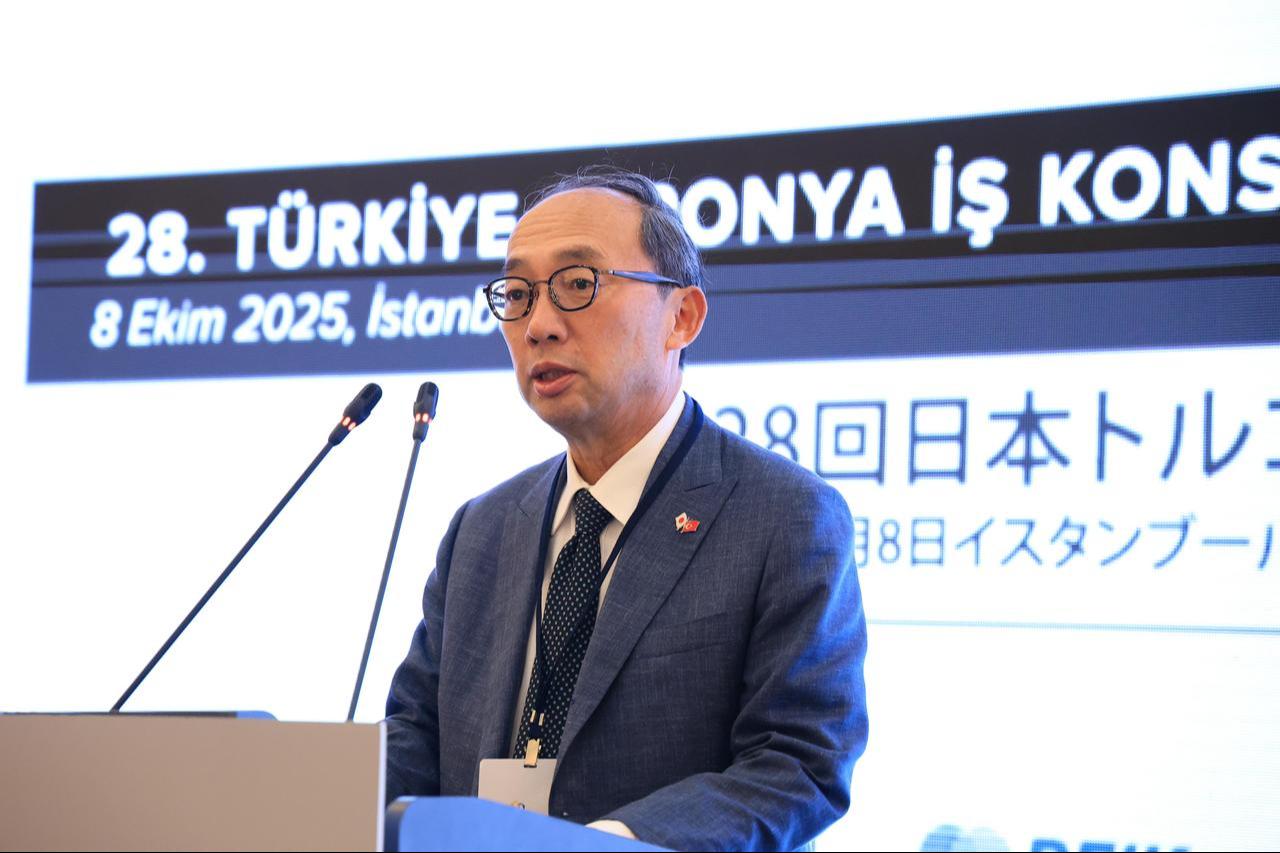 Japonya-Türkiye Ekonomik Komitesi eş başkanı ve Mitsubishi Electric Corporation CEO'su Kei Uruma, 8 Ekim 2025, İstanbul'daki 28. Türkiye-Japan İş Konseyi Ortak Toplantısında konuşuyor. (