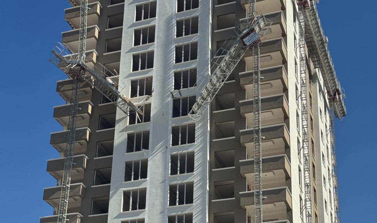 The construction site where two workers fell to their deaths from a suspended scaffold on the 12th floor, Ankara, Türkiye, Oct. 6, 2025. (AA Photo)