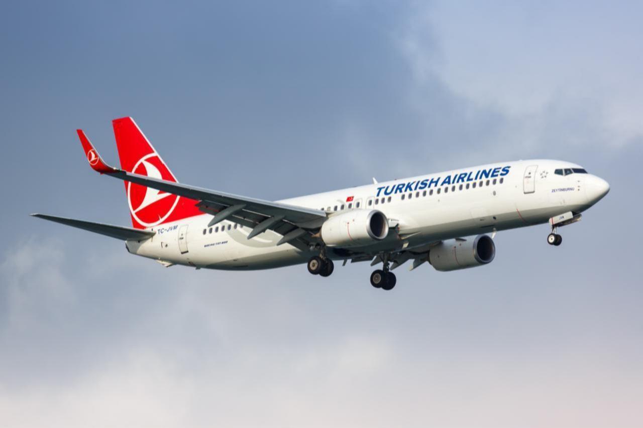 A Turkish Airlines Boeing 737-800 aircraft prepares to land at Istanbul Airport in Istanbul, Türkiye. (Adobe Stock Photo)